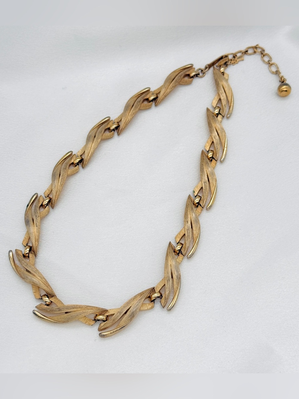 Vintage Crown Trifari Brushed Gold Necklace